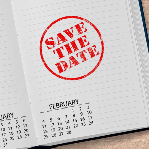 Das Bild zeigt einen aufgeschlagenen Kalender, in dem in roten Buchstaben geschrieben steht: Save the date