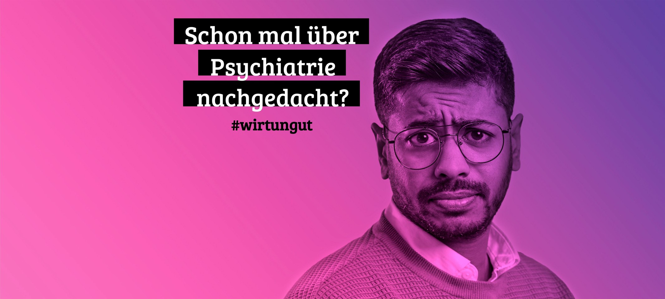 Das Bild zeigt  einen Mann mit Brille im Profil. Das Bild ist in einem lilaTon gefärbt.